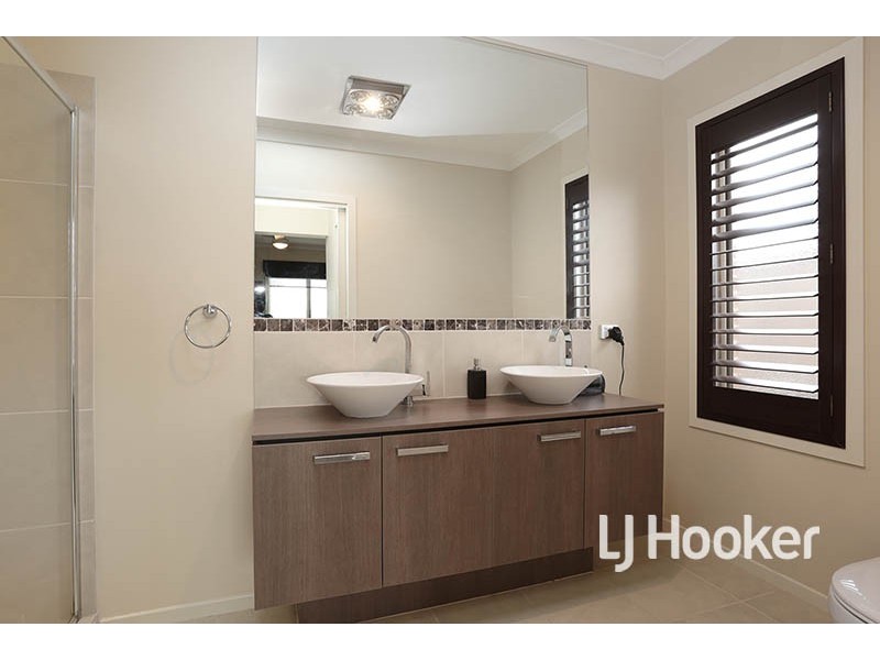 9 Frankie Way, Point Cook VIC 3030