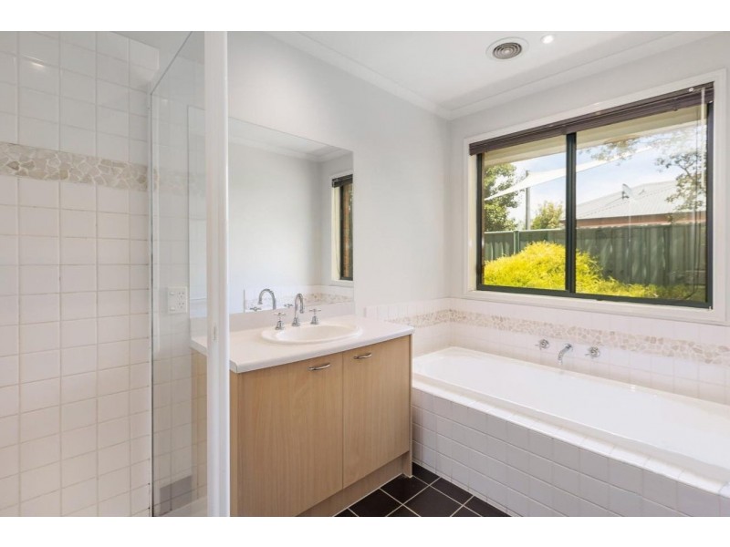 9 Livorno Lane, Point Cook VIC 3030