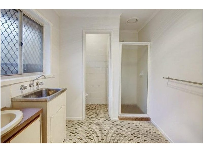 2/22-24 Lindsay Street., Newcomb VIC 3219