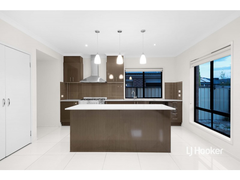 7 Bolcarra Grove, Truganina VIC 3029