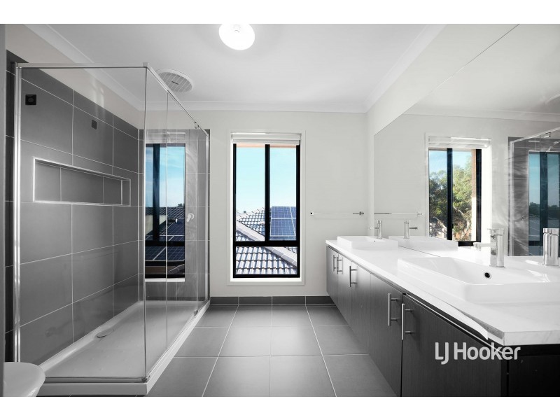 7 Bolcarra Grove, Truganina VIC 3029