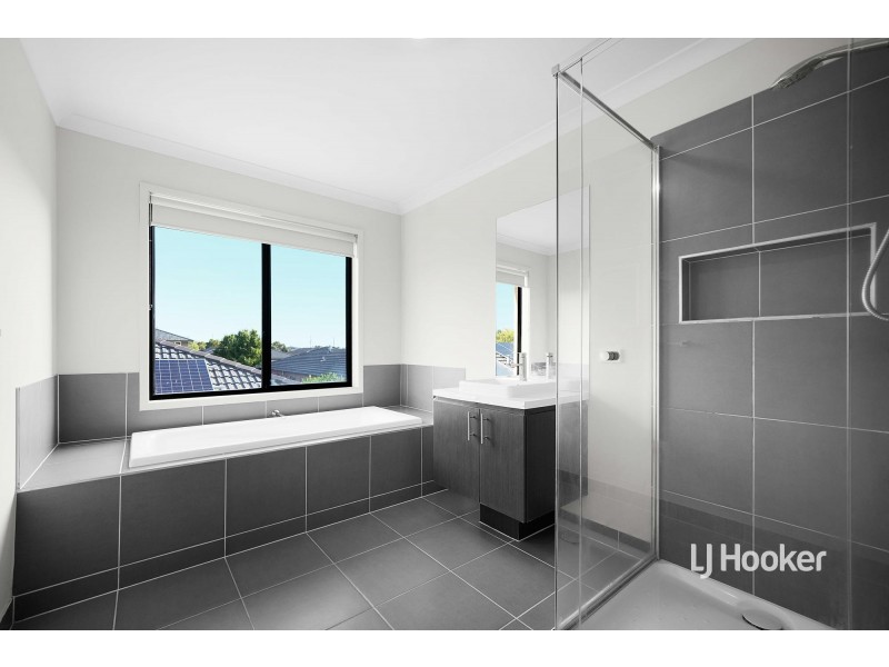 7 Bolcarra Grove, Truganina VIC 3029