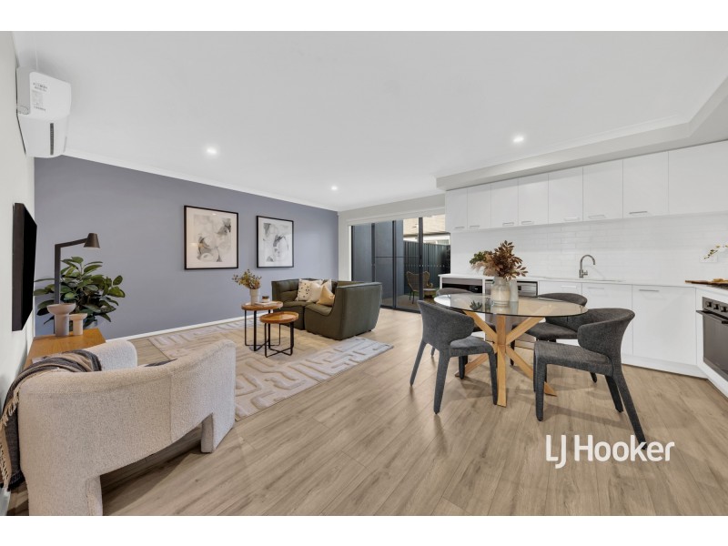 8 McKinley Drive, Truganina VIC 3029