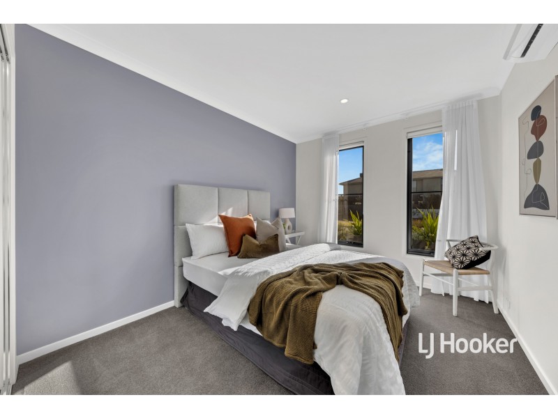 8 McKinley Drive, Truganina VIC 3029