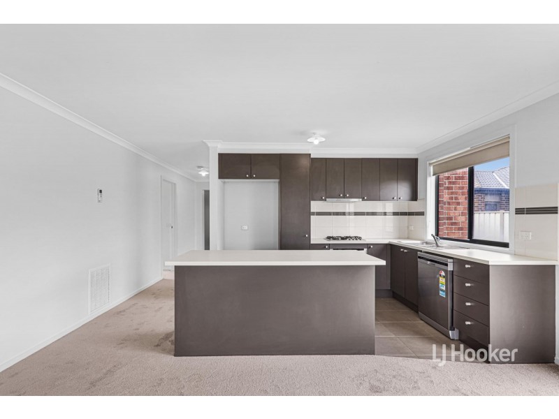 11 Raven Street, Brookfield VIC 3338