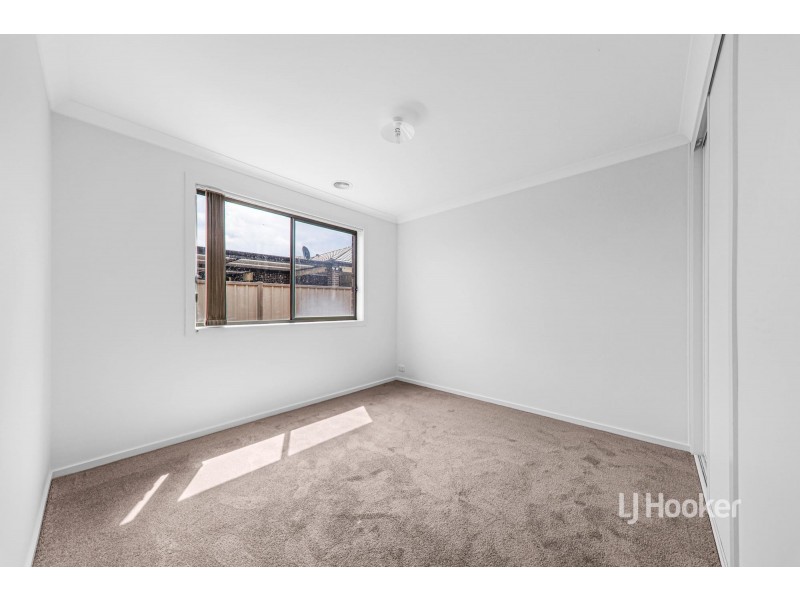 11 Raven Street, Brookfield VIC 3338