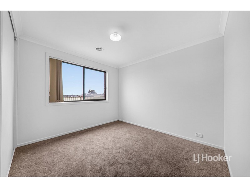 11 Raven Street, Brookfield VIC 3338
