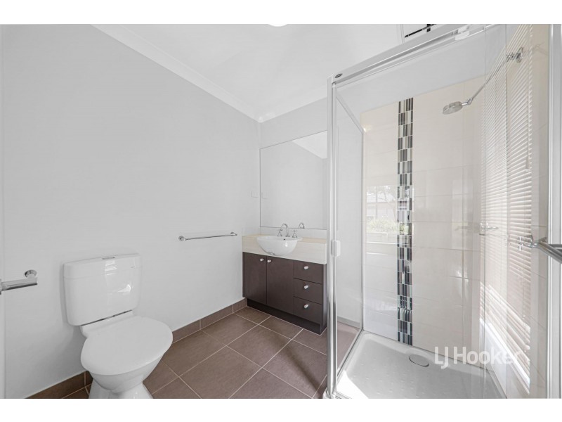 11 Raven Street, Brookfield VIC 3338