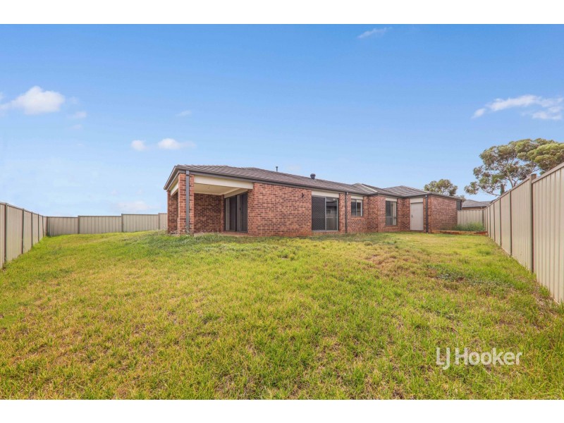 11 Raven Street, Brookfield VIC 3338
