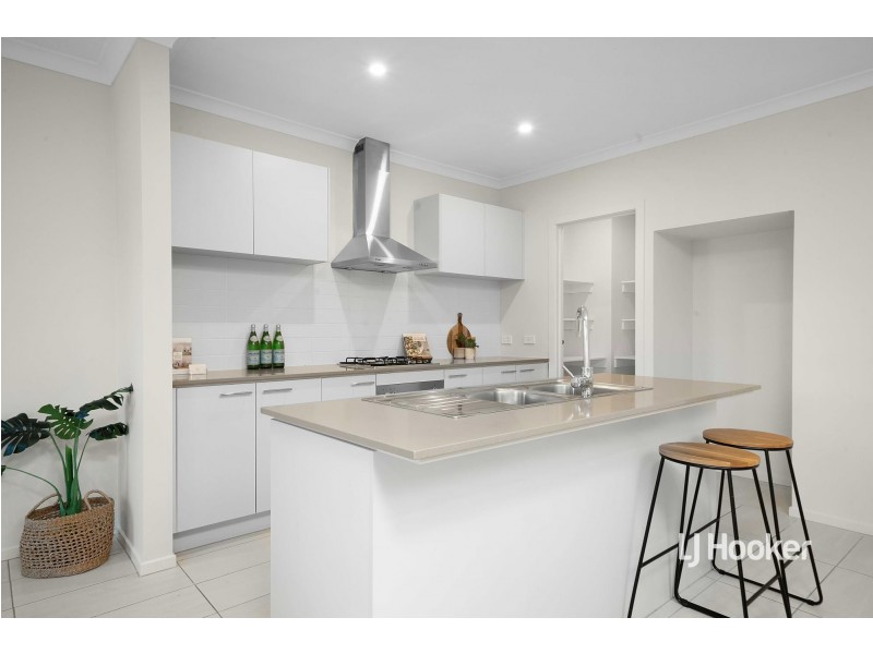 12 Weemala Grove, Werribee VIC 3030