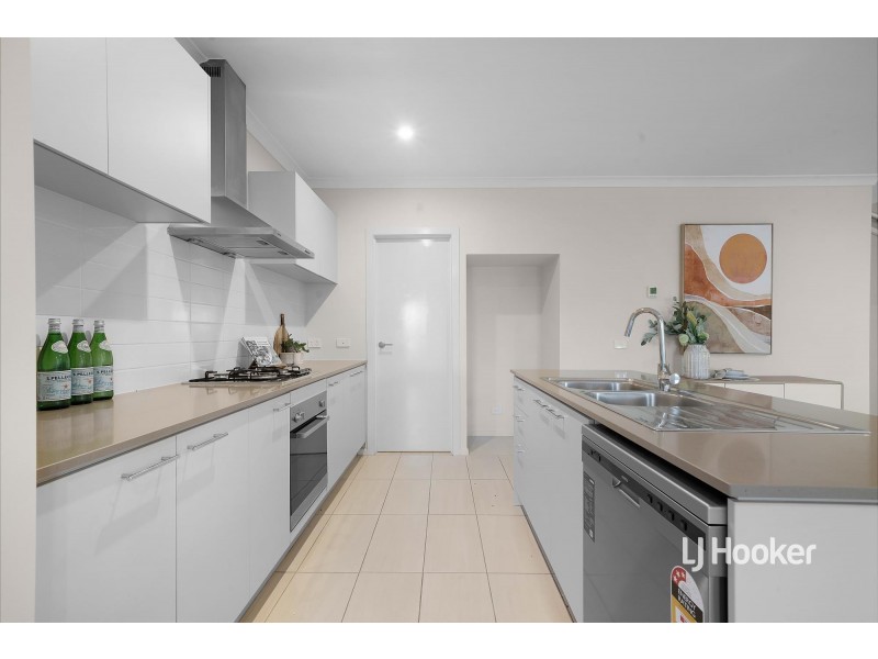 12 Weemala Grove, Werribee VIC 3030