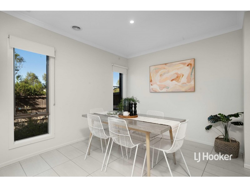 12 Weemala Grove, Werribee VIC 3030