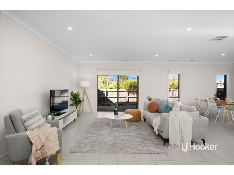 12 Weemala Grove, Werribee VIC 3030