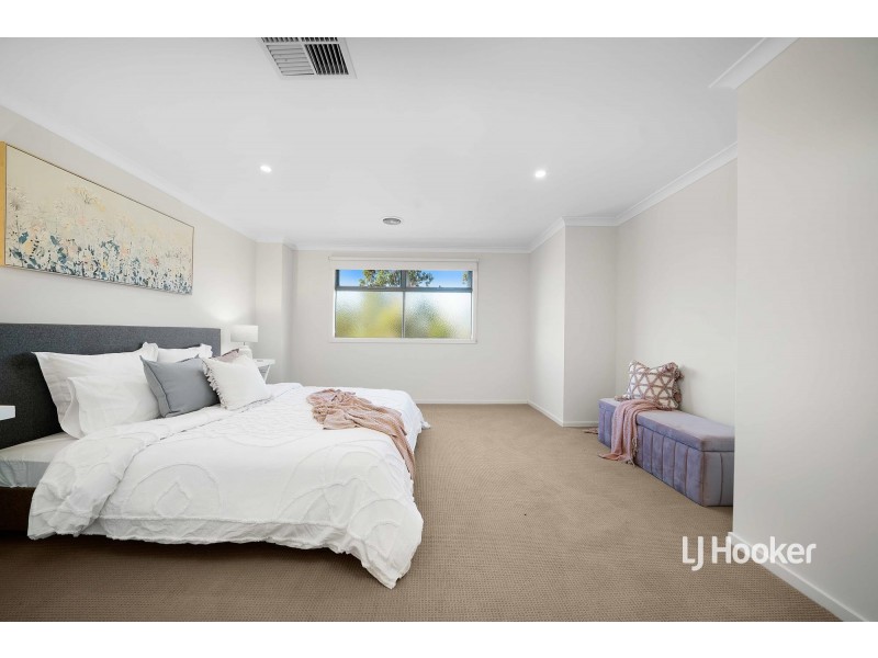 12 Weemala Grove, Werribee VIC 3030