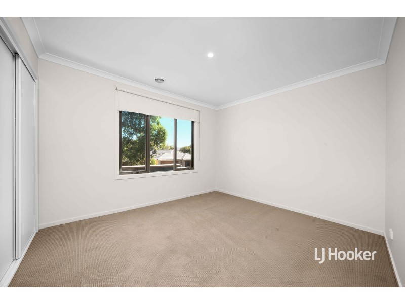 12 Weemala Grove, Werribee VIC 3030