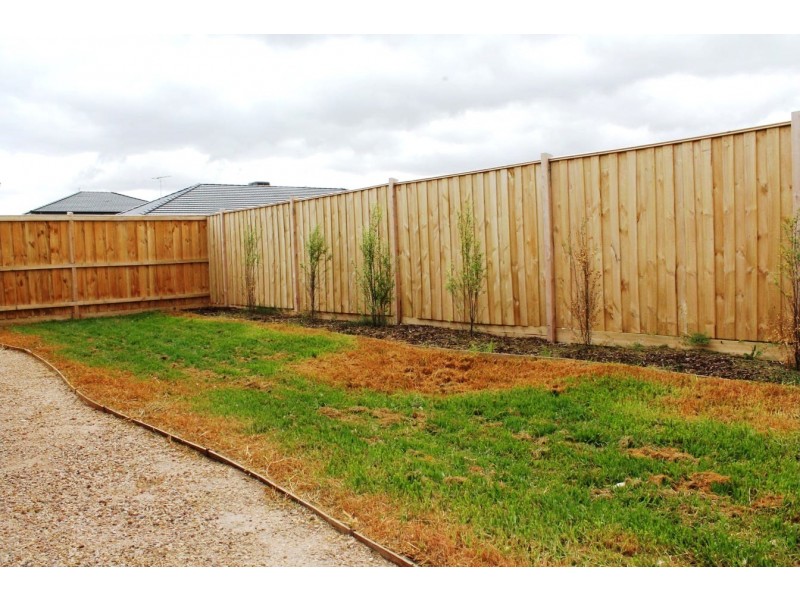 40 Grassbird Drive, Point Cook VIC 3030