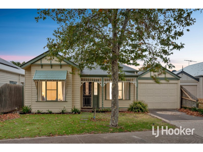 4 Fullard Close, Point Cook VIC 3030