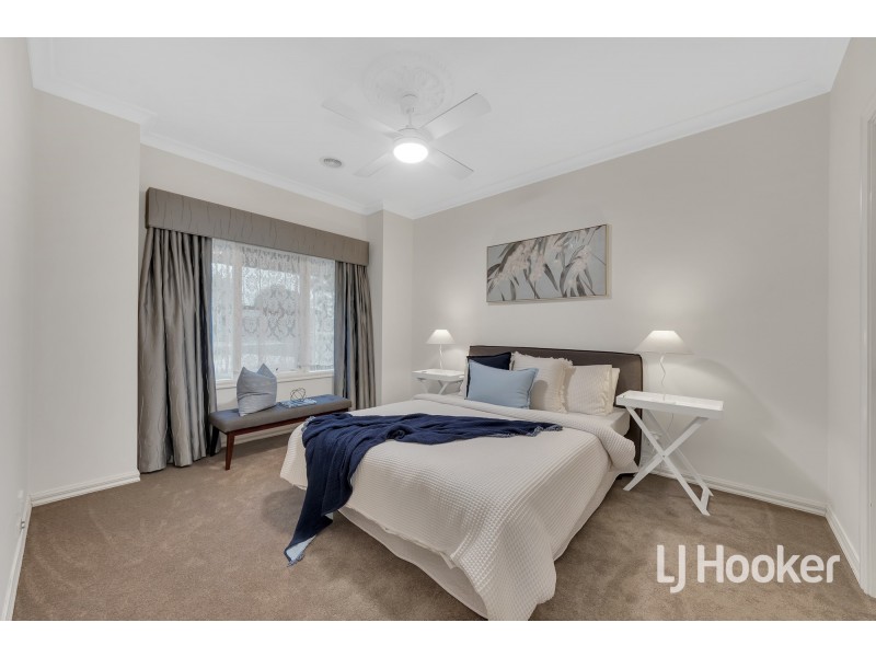 4 Fullard Close, Point Cook VIC 3030