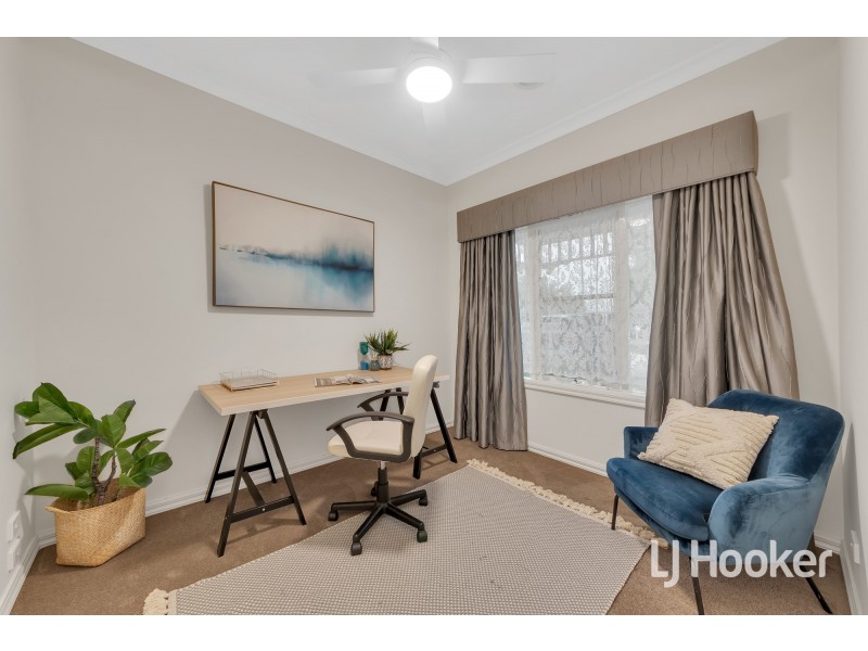 4 Fullard Close, Point Cook VIC 3030