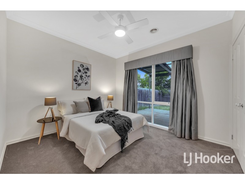 4 Fullard Close, Point Cook VIC 3030