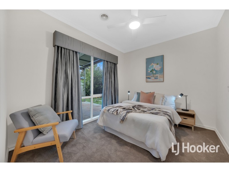 4 Fullard Close, Point Cook VIC 3030