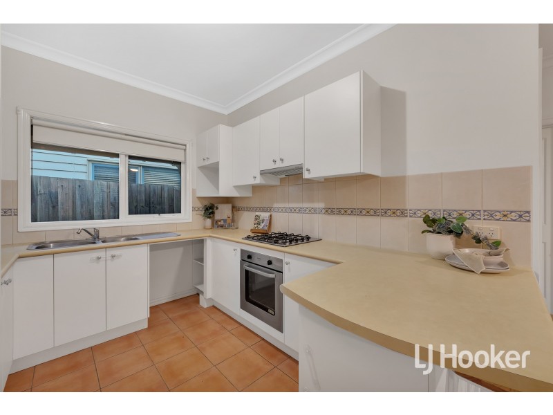 4 Fullard Close, Point Cook VIC 3030