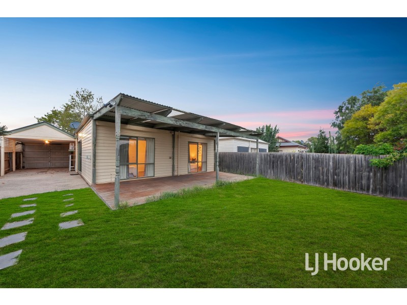 4 Fullard Close, Point Cook VIC 3030
