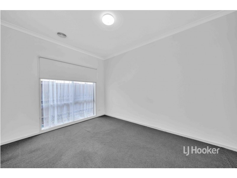 38 Rothbury Parkway, Williams Landing VIC 3027