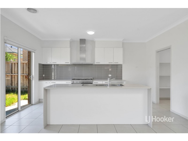 38 Rothbury Parkway, Williams Landing VIC 3027