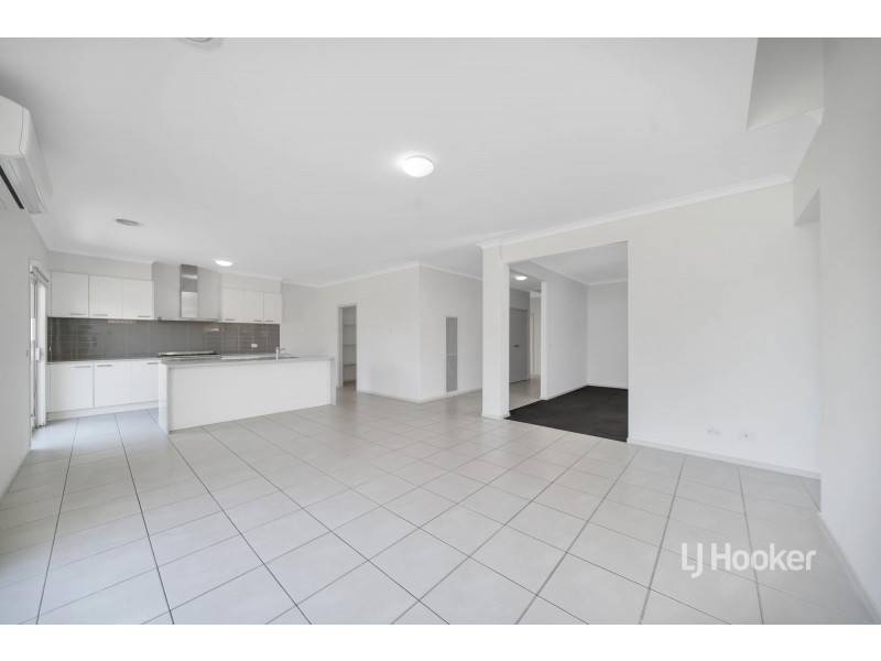 38 Rothbury Parkway, Williams Landing VIC 3027