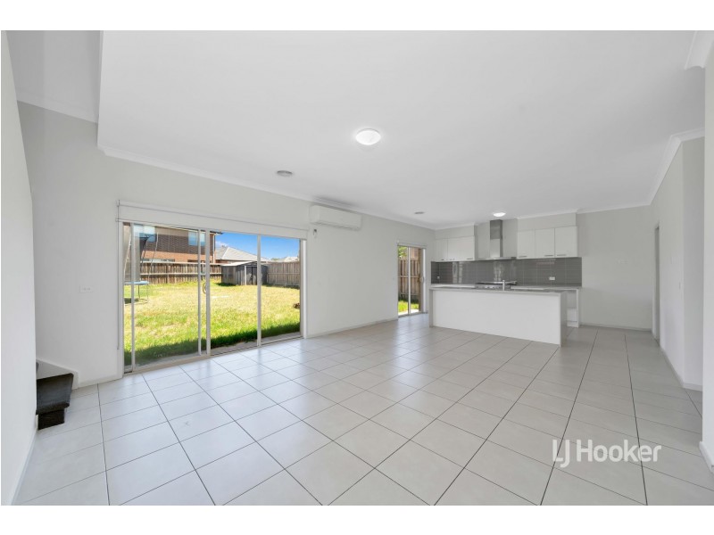 38 Rothbury Parkway, Williams Landing VIC 3027