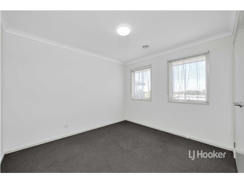 38 Rothbury Parkway, Williams Landing VIC 3027