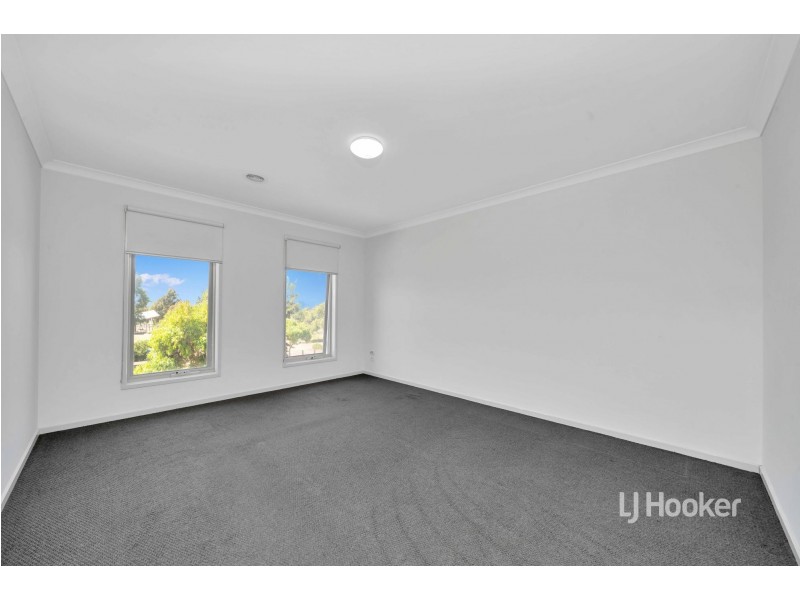 38 Rothbury Parkway, Williams Landing VIC 3027