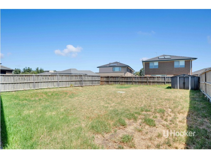 38 Rothbury Parkway, Williams Landing VIC 3027