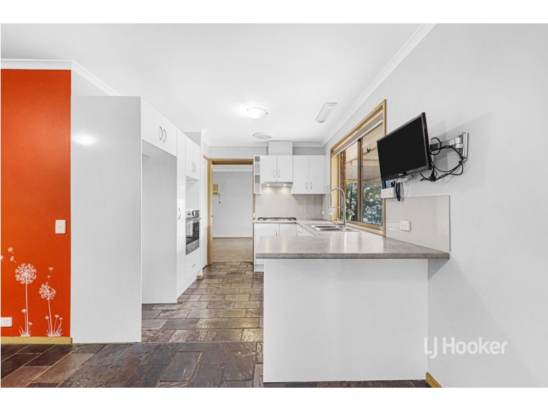 28 McKenzie Crescent, Hoppers Crossing VIC 3029