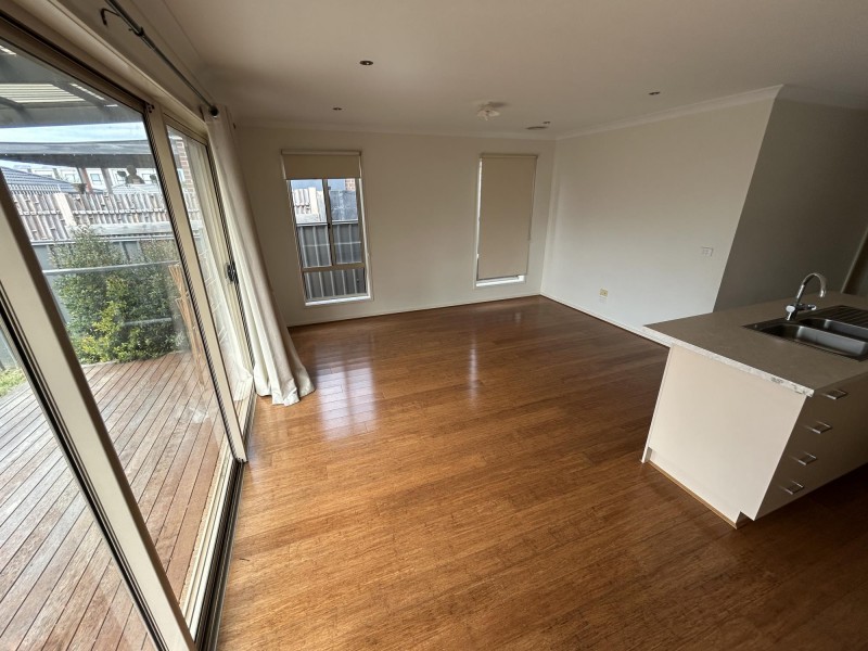 8 Monique Way, Tarneit VIC 3029