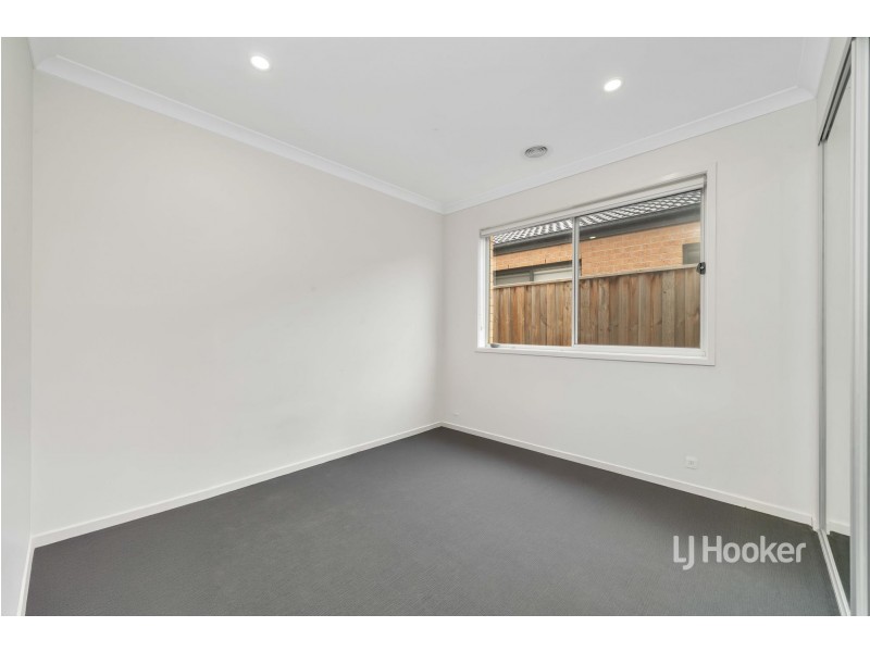 18 Yalmy Avenue, Wollert VIC 3750