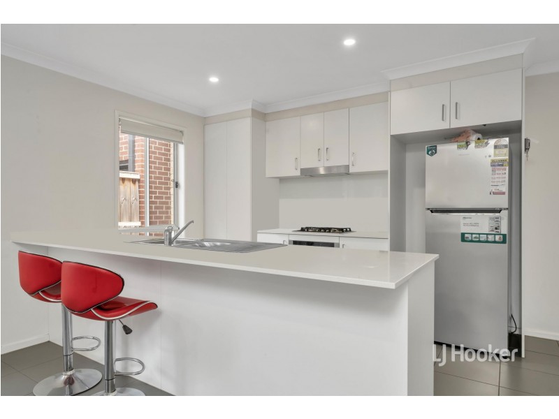 18 Yalmy Avenue, Wollert VIC 3750