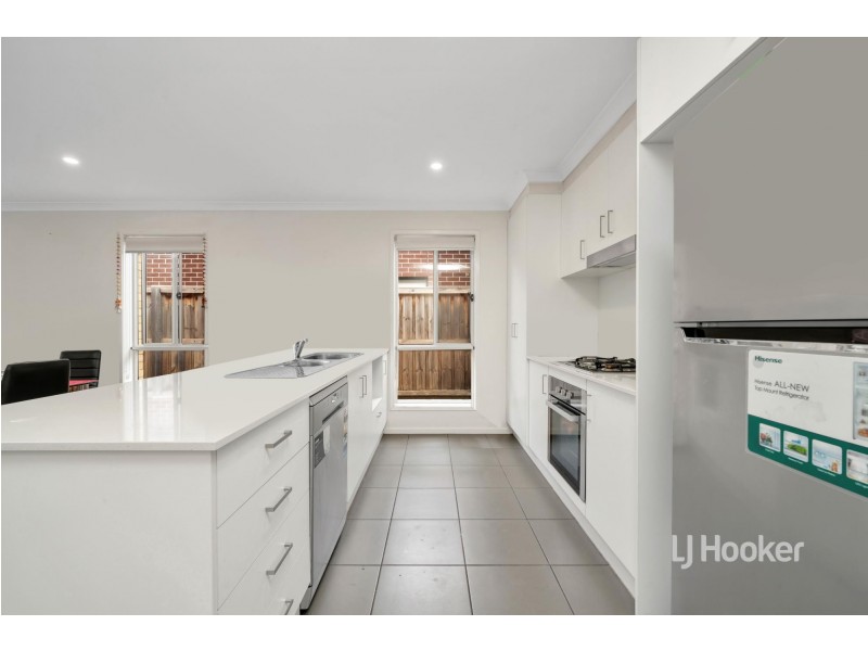 18 Yalmy Avenue, Wollert VIC 3750