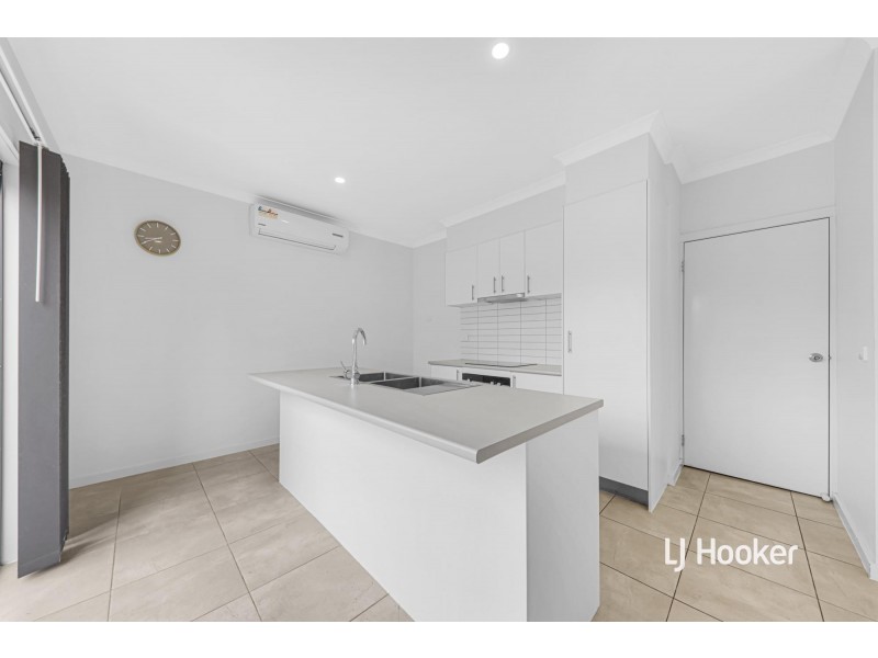 8 Dominic Road, Pakenham VIC 3810