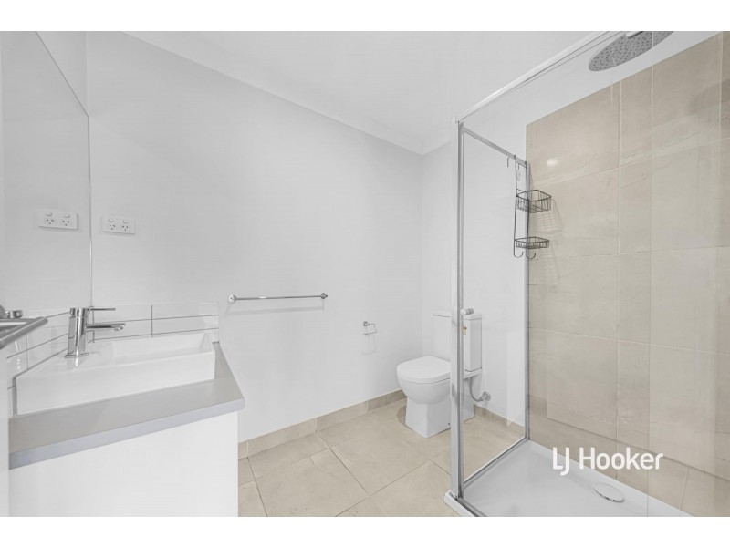 8 Dominic Road, Pakenham VIC 3810