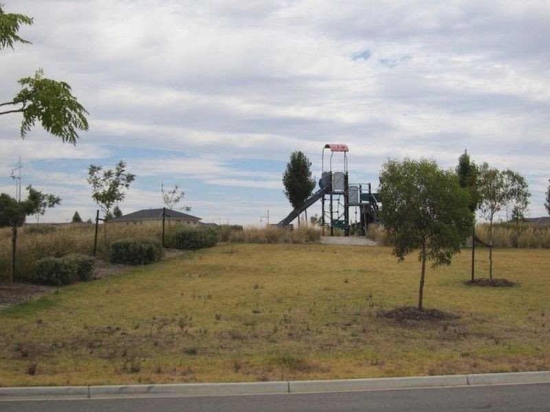 37 Cloudy Crescent, Point Cook VIC 3030