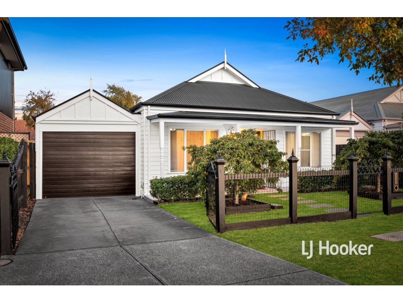 6 Dorrington Street, Point Cook VIC 3030
