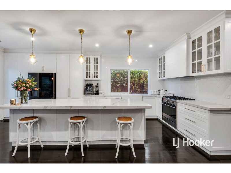 6 Dorrington Street, Point Cook VIC 3030