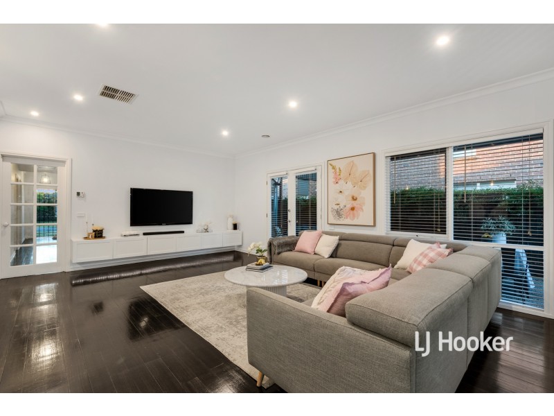 6 Dorrington Street, Point Cook VIC 3030