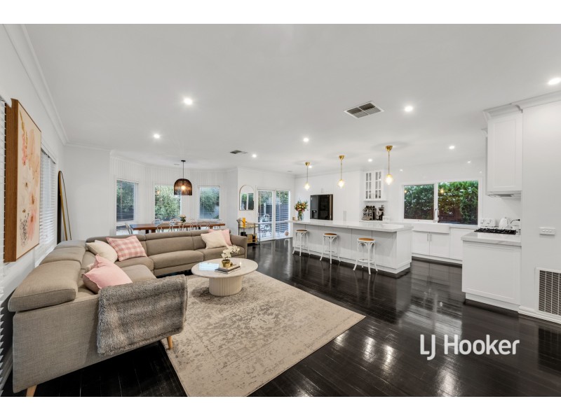 6 Dorrington Street, Point Cook VIC 3030