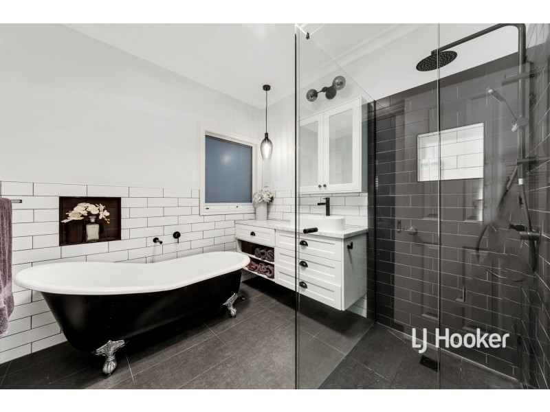 6 Dorrington Street, Point Cook VIC 3030