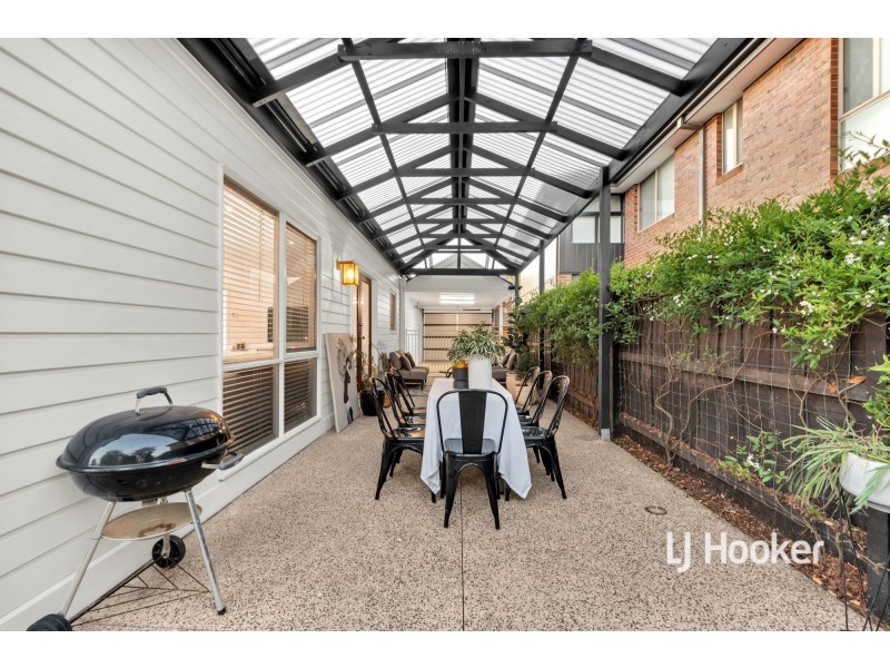 6 Dorrington Street, Point Cook VIC 3030