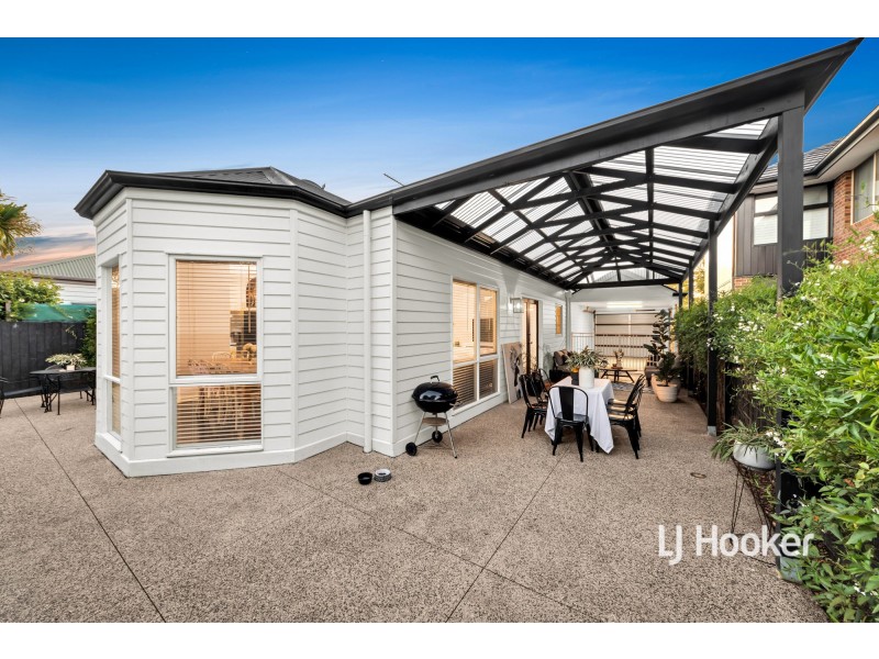 6 Dorrington Street, Point Cook VIC 3030