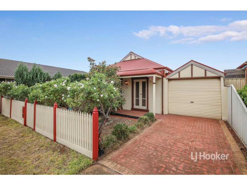 59 Northampton Crescent, Caroline Springs VIC 3023
